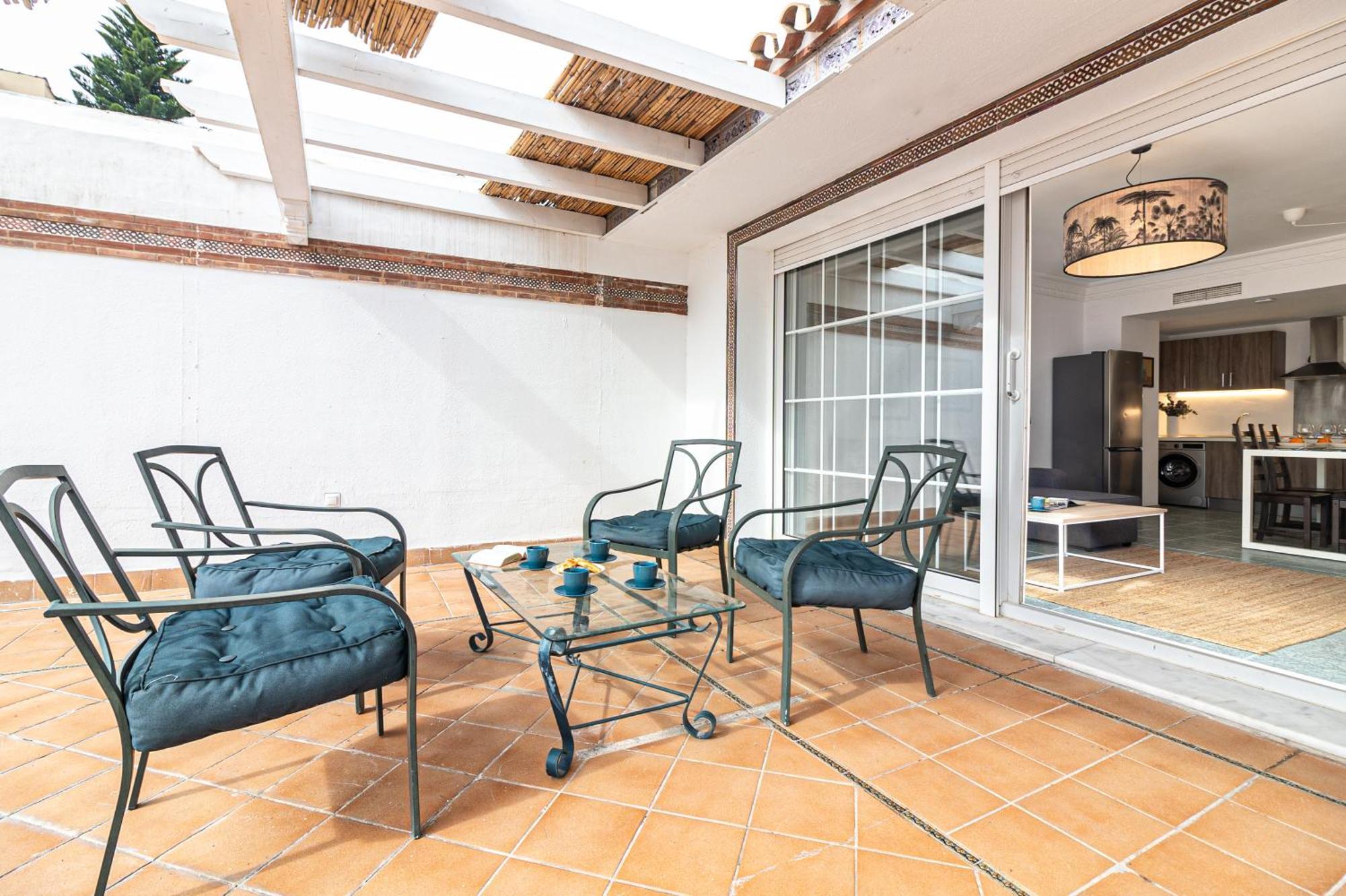 El Patio De La Luna Freshapartments Malaga Room photo